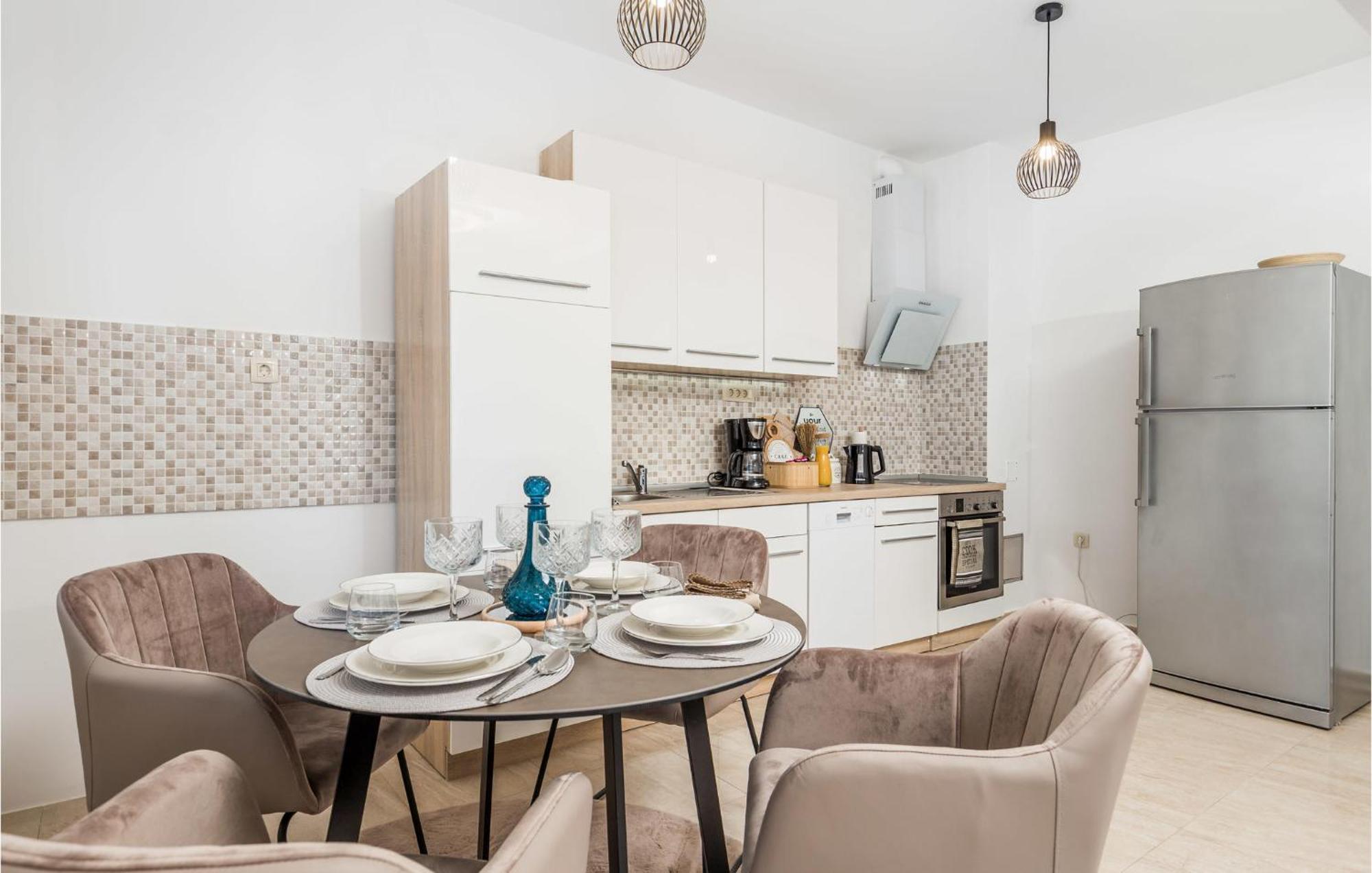 2 Bedroom Amazing Apartment In غييكا المظهر الخارجي الصورة